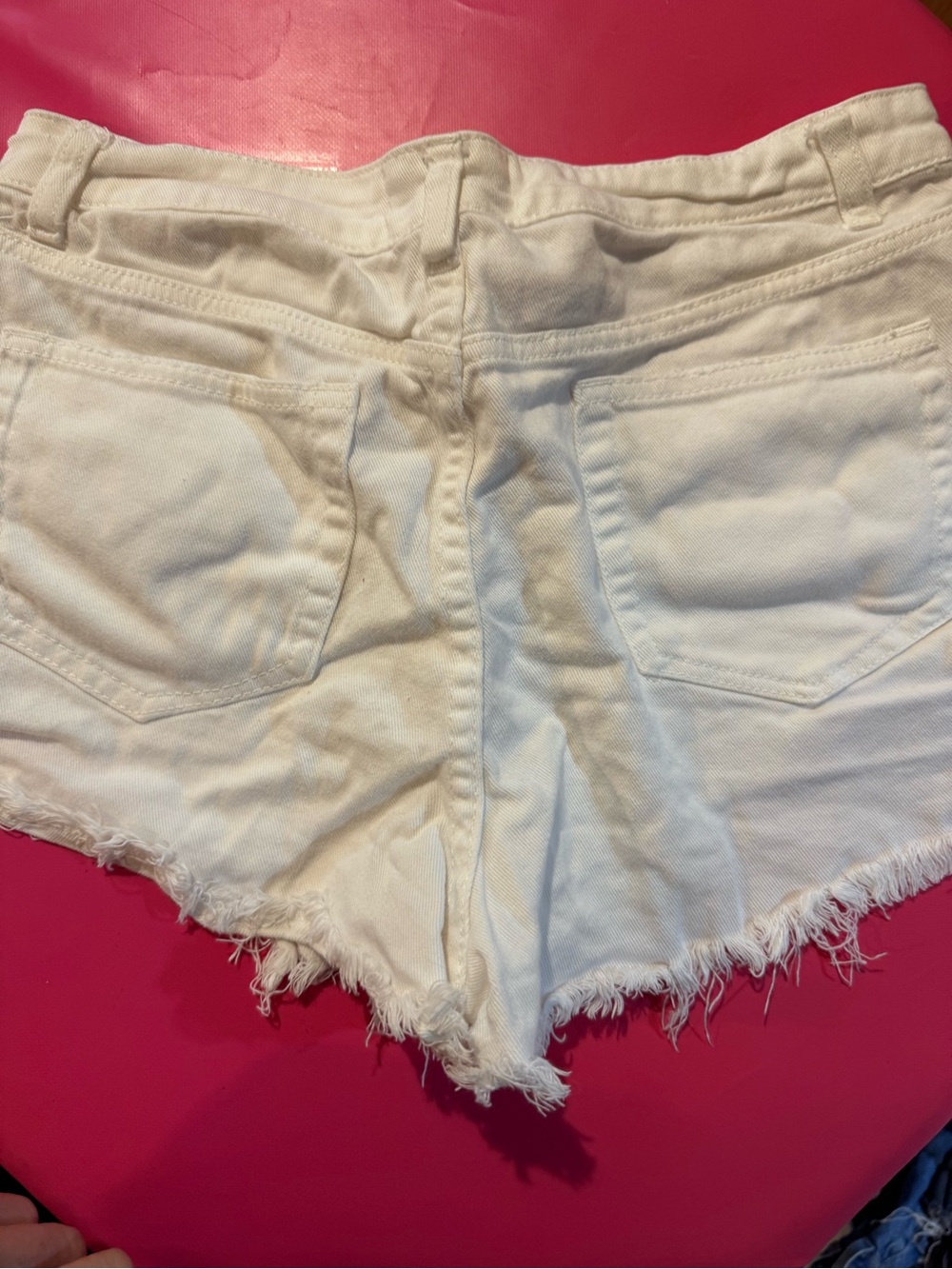 White Frayed Hem Denim Jean Shorts - Casual Summer Staple